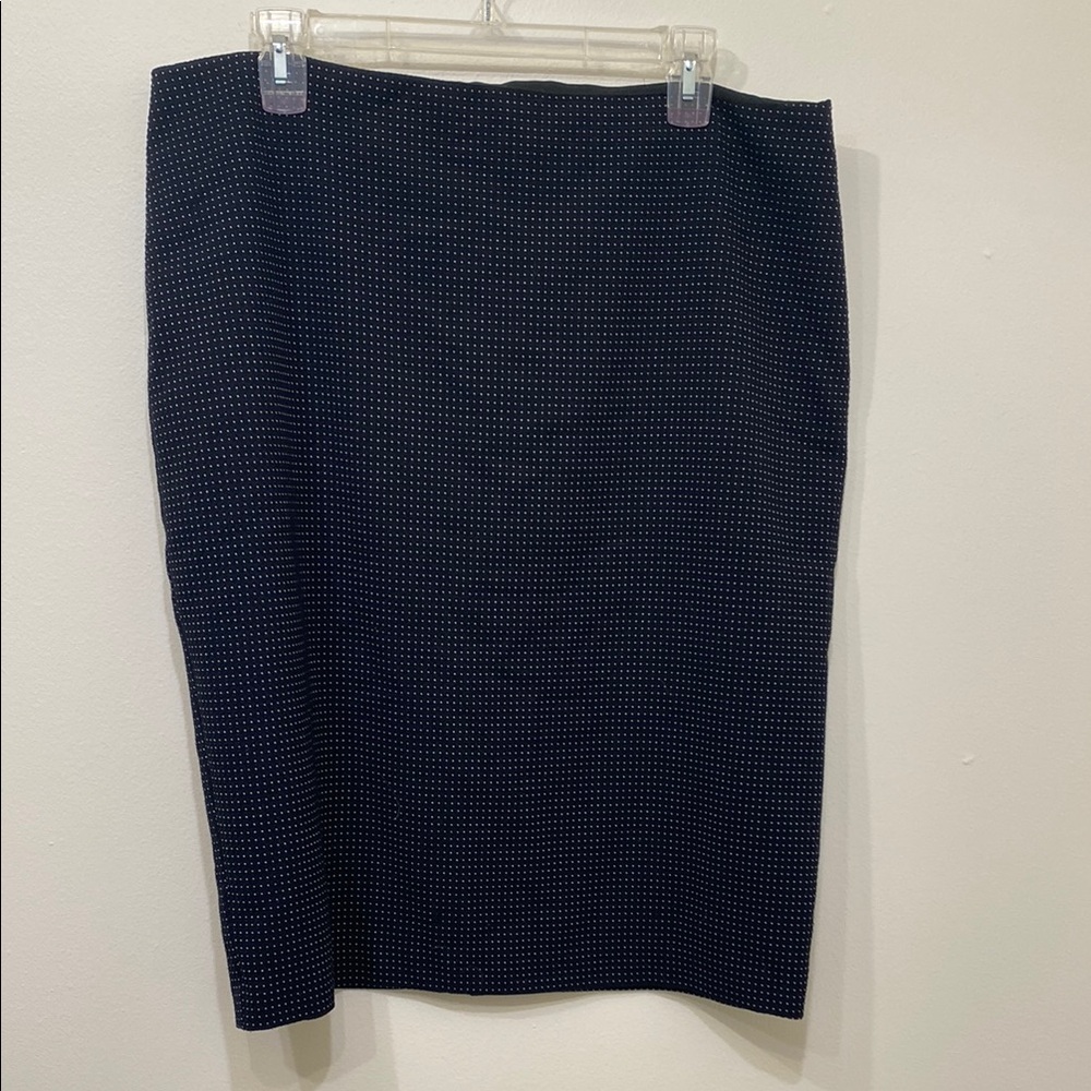 Black Pencil Skirt 🌼